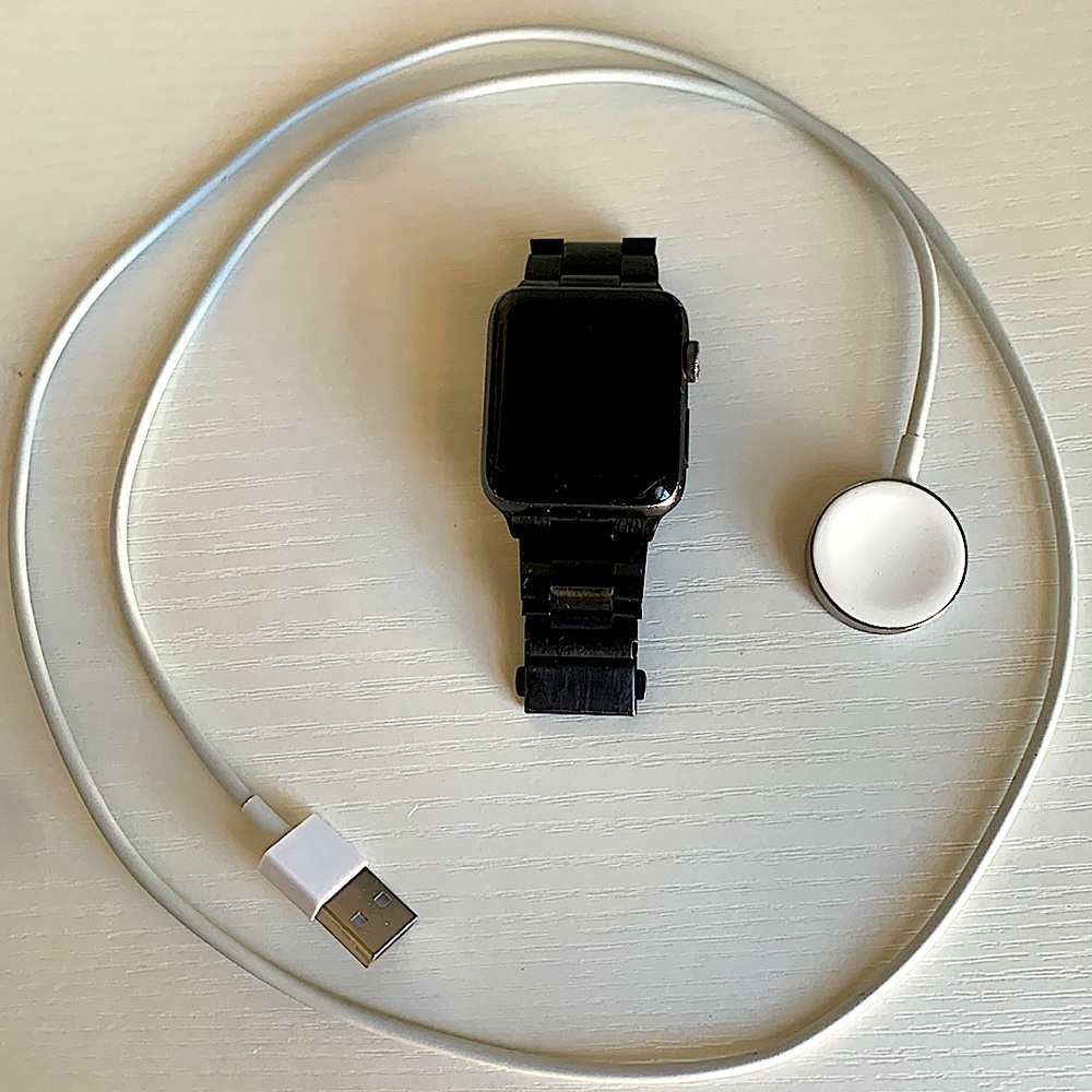 42MM Series 3 aluminum space gray Apple Watch